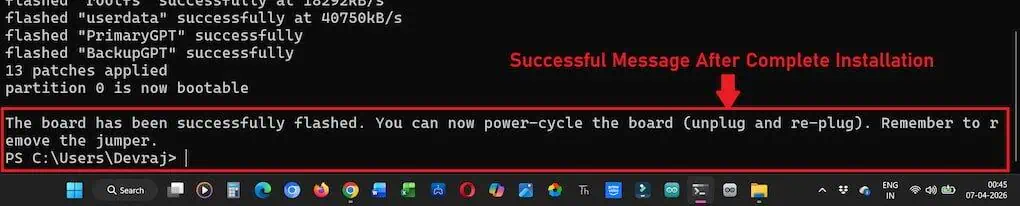 PowerShell terminal showing a successful flash message for the Arduino Uno Q, advising to power-cycle and remove the jumper.